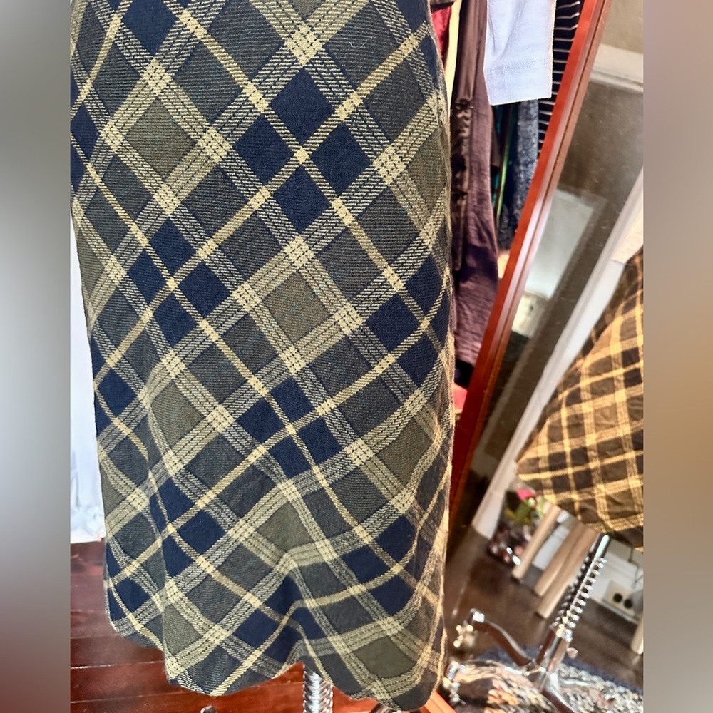 Jones New York Olive Green and Black Plaid Wool Skirt - Picture 2 of 6